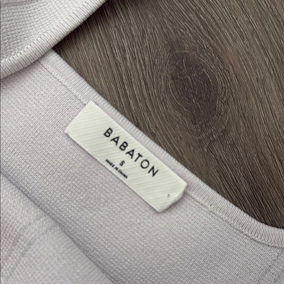 Elegant White Sleeveless Dress - Picture 2 of 3